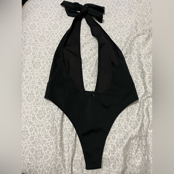 Kendall & Kylie Extreme plunge bathing suit - Picture 5 of 6